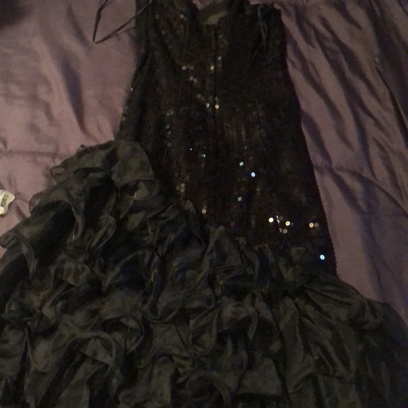 Prom dress - Picture 2 of 2